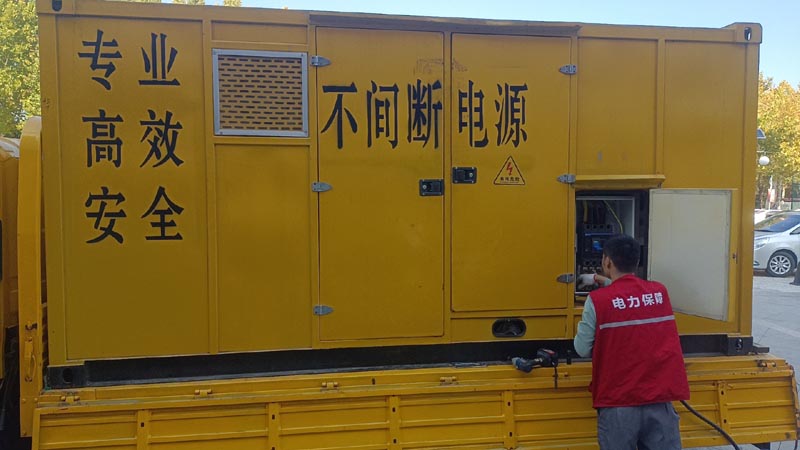 洪洞柴油发电机组和UPS电源配合使用时，如何避免切换过程中的电力中断？